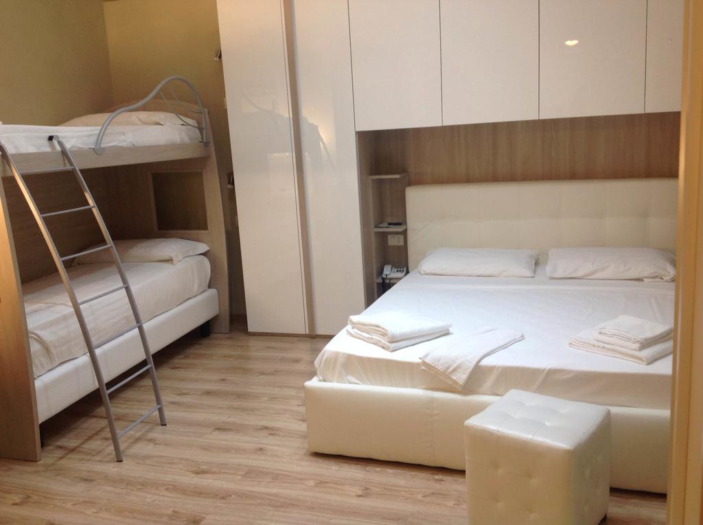 Hotel Moderno Piombino Zimmer foto