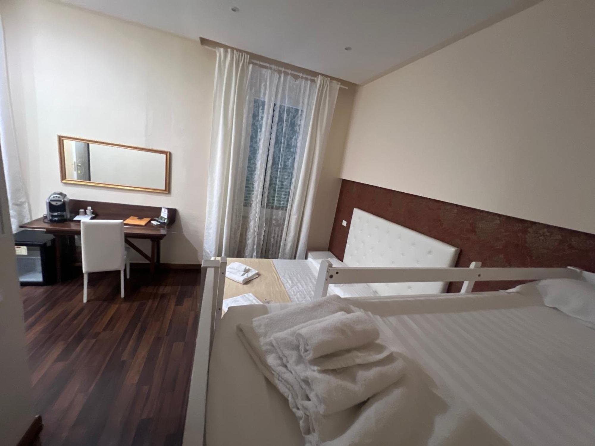 Hotel Moderno Piombino Exterior foto