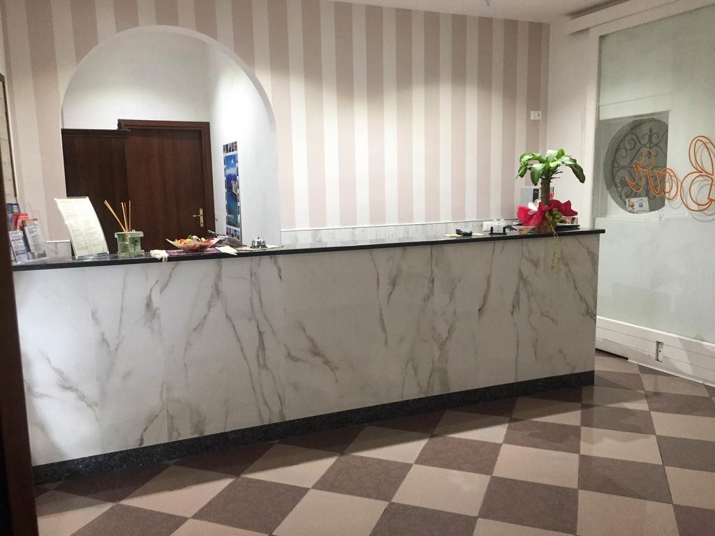 Hotel Moderno Piombino Exterior foto