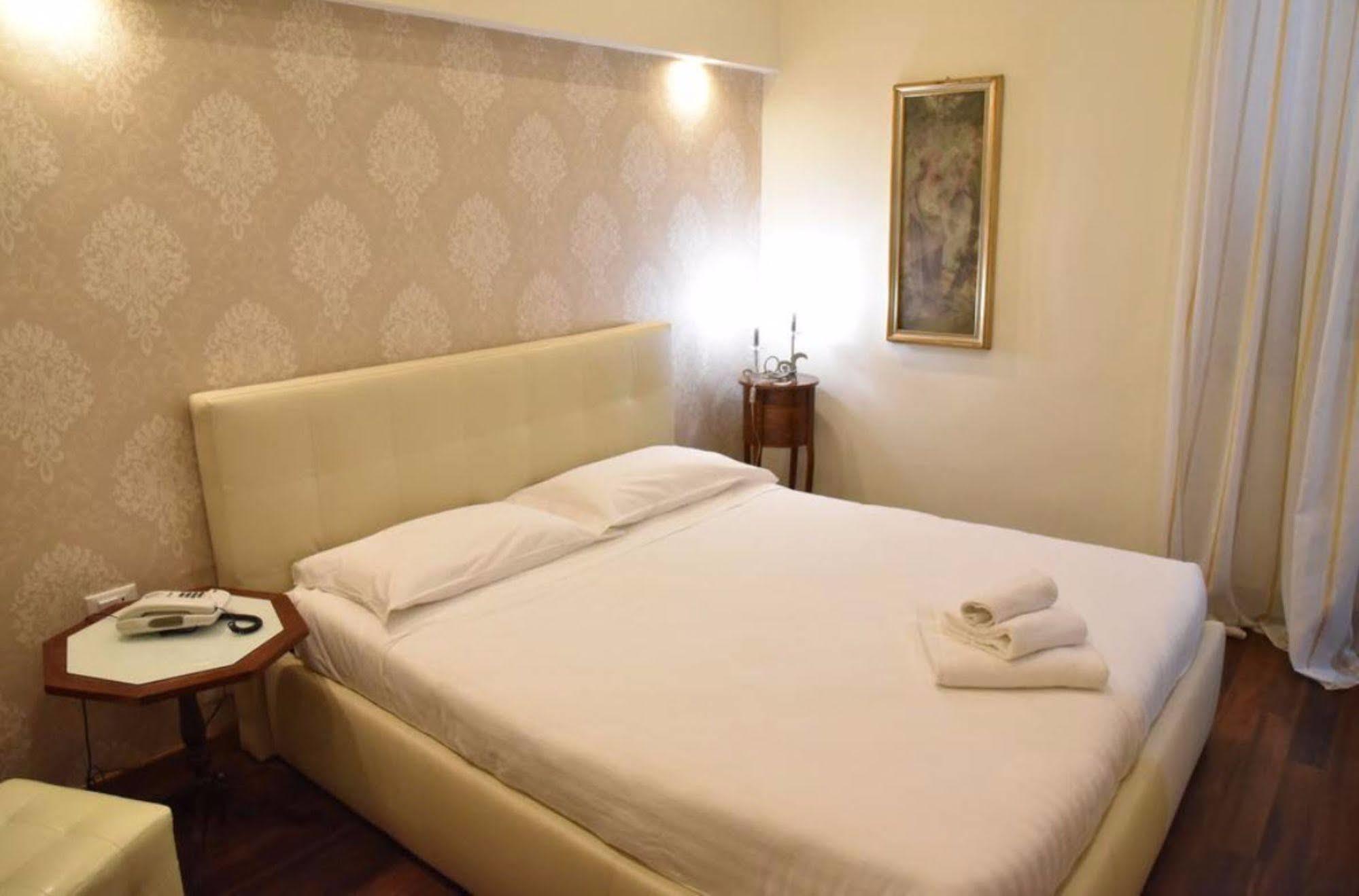 Hotel Moderno Piombino Exterior foto
